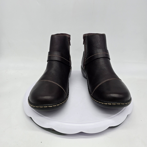 Clarks Shoe Women's 9 M Ashland Pine Burgundy Leather Boots 26147408 - Picture 2 of 10